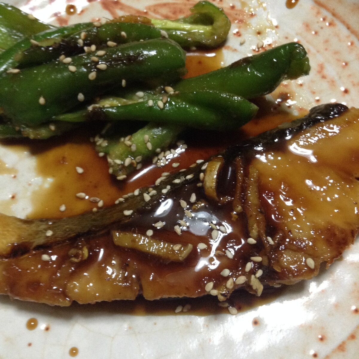 ワラサとピーマンのしっとり照り焼き レシピ 作り方 By とりあえず乾杯 楽天レシピ ワラサとピーマンのしっとり照り焼き レシピ 作り方 By とりあえず乾杯 楽天レシピ